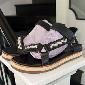 Merrell Black Leather Sandals with Patterned Strap